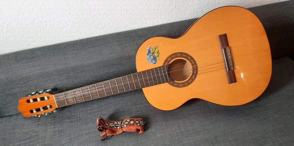 DDR Gitarre mit Tasche und Umhängeband in Baden-Württemberg - Leonberg |  eBay Kleinanzeigen ist jetzt Kleinanzeigen