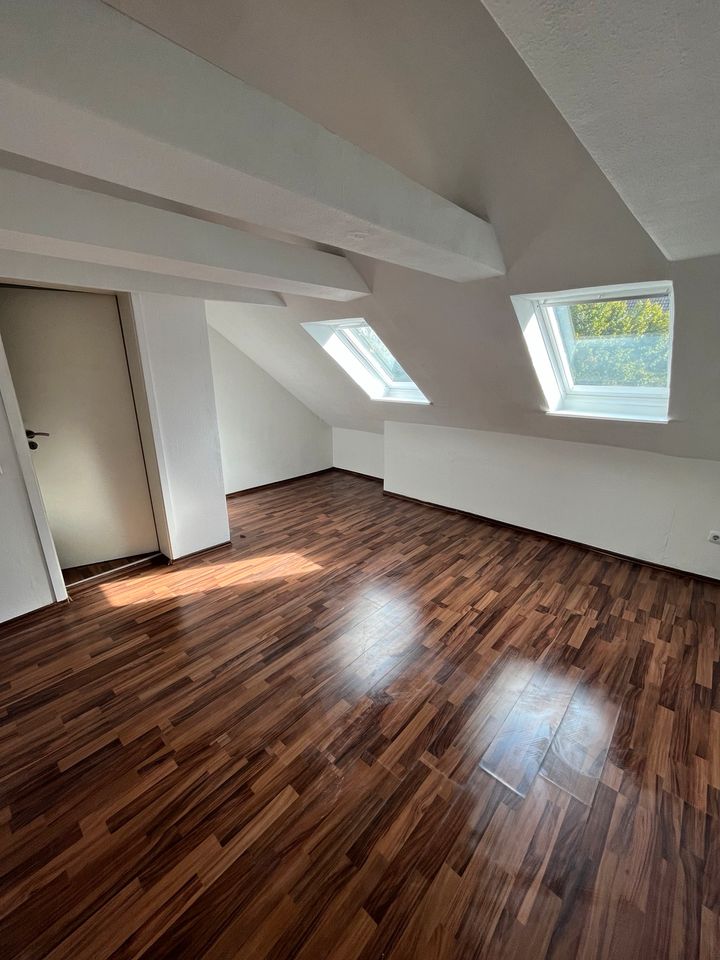 Große 5 Zimmer Wohnung 125 m² in Kiel Ellerbek in Kiel