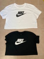 2 Nike T- Shirts schwarz Gr.M+ weiß XLcropped, je 16€ Baden-Württemberg - Ditzingen Vorschau