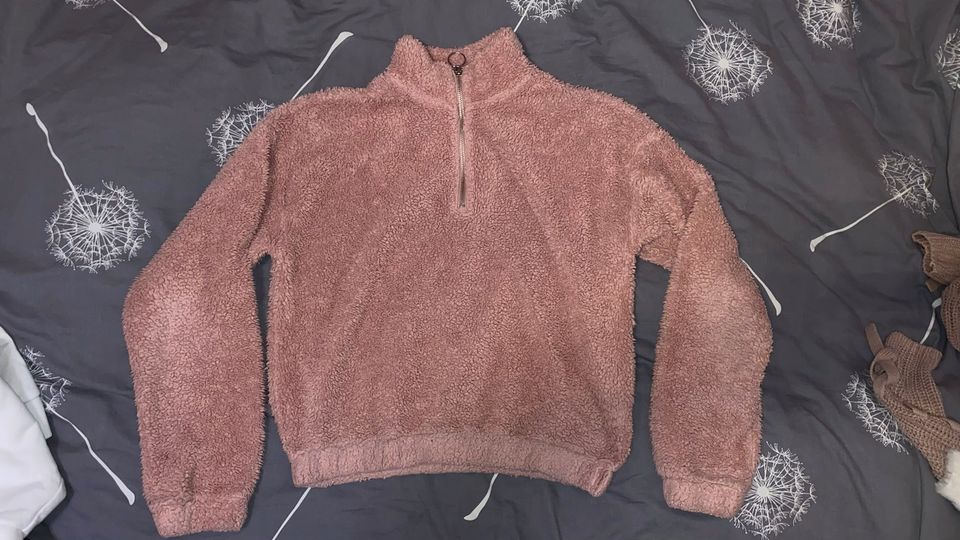 Warmer Pulli rosa in Oestrich-Winkel