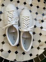 Ecco Dame Sneaker weiß Gr. 39/40 Berlin - Wilmersdorf Vorschau