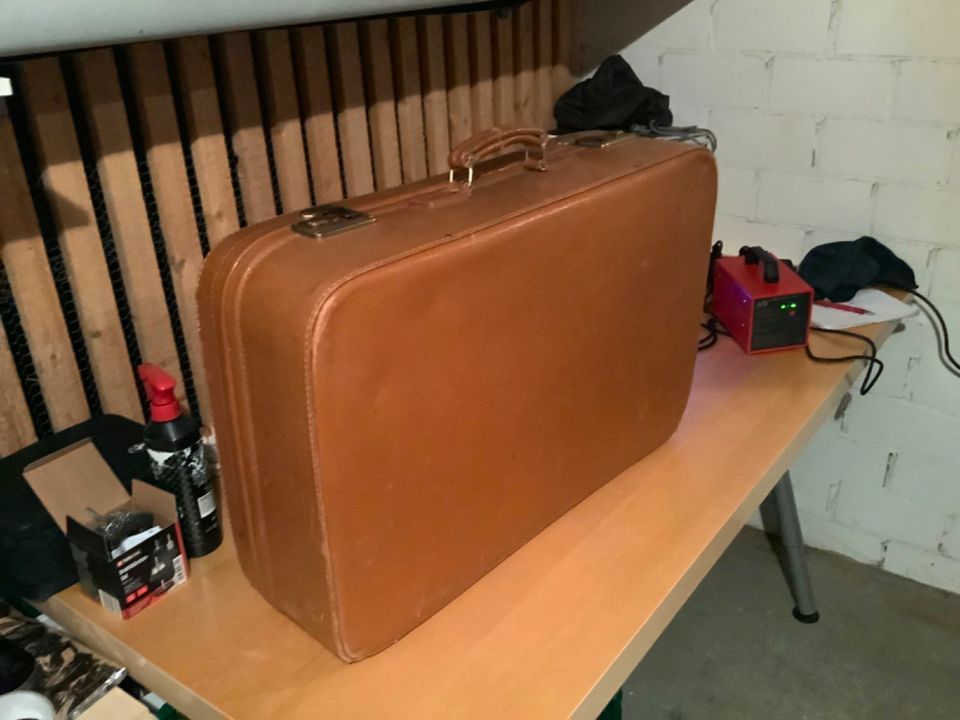 Lederkoffer Koffer vintage Leder alter Koffer mit Schlüssel in Schorndorf