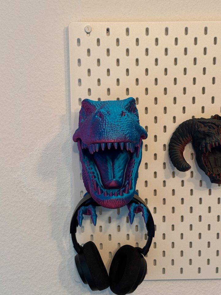 Controller und Kopfhörerhalter, T-Rex, Balrog aus 3D-Drucker in Karlsruhe