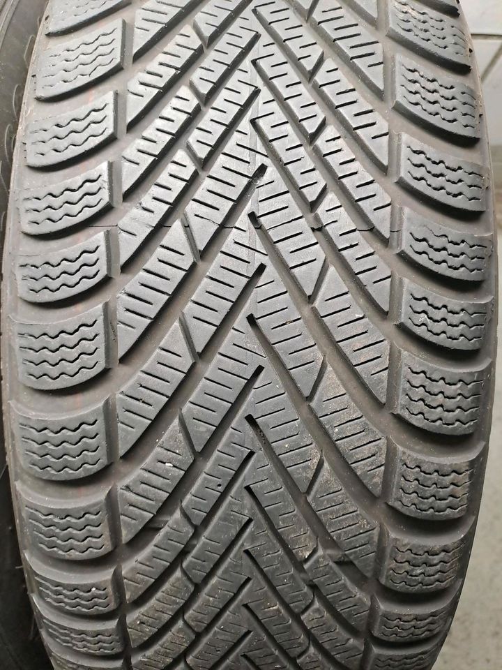 6 mm - 4x 195/60 R16 89H Pirelli Winterreifen in Böblingen