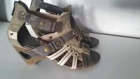 Mustang Sandalen Pantoletten Schuhe Gr.39 Sachsen - Limbach-Oberfrohna Vorschau