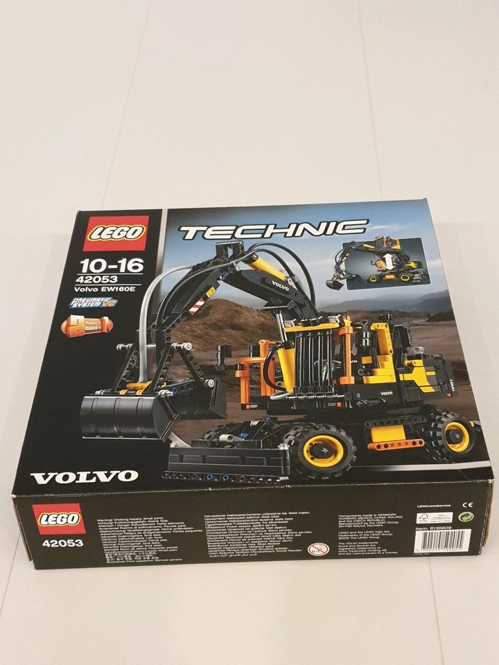 Lego Technic Bagger volvo 42053 + Motor/ Batteriefach in Marienmünster