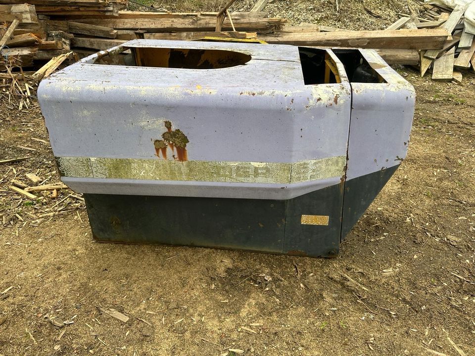 Motorhaube 530A 520 Payloader Radlader in Pechbrunn