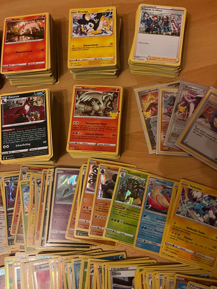 Große Pokemonkarten Sammlung selten über 700 Karten in Rottendorf Unterfr