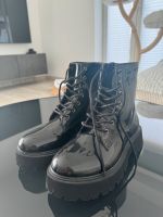 Neu Plateau Stiefeletten von Bershka (Dr Martens Style) Hessen - Frankenberg (Eder) Vorschau