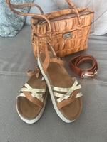 Tolle Neue Sandalen mit Velourleder Fußbett braun-Gold in 38+39 Bayern - Durach Vorschau
