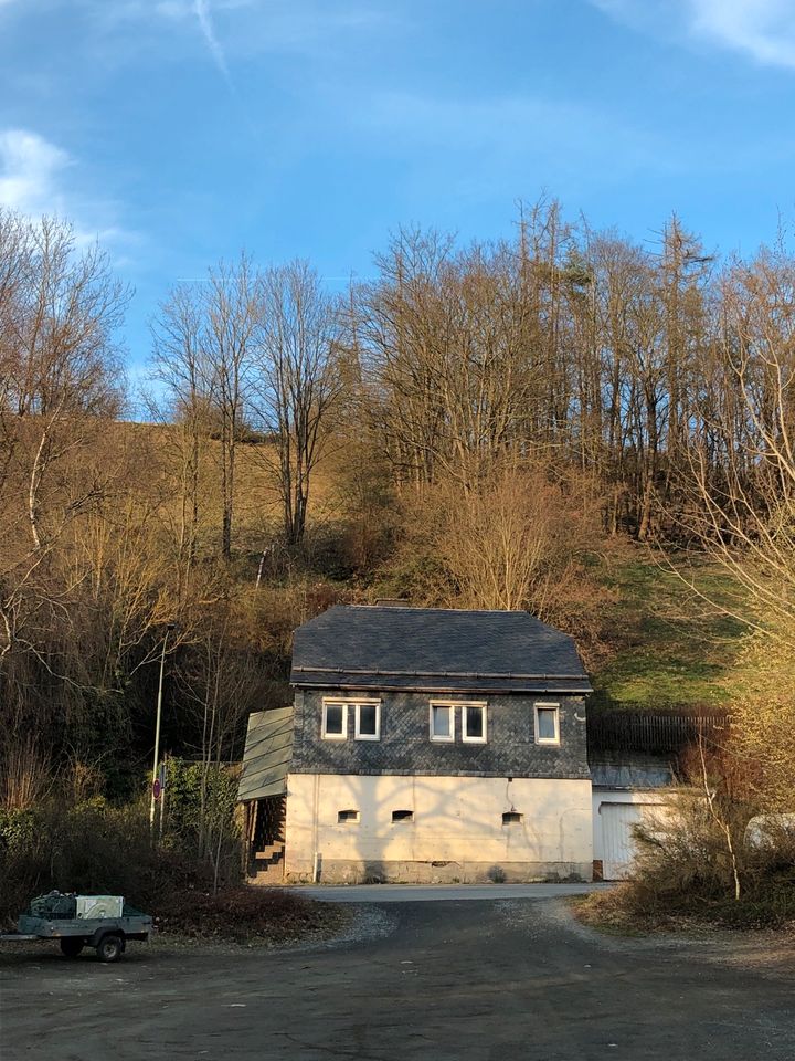 Renovierungsbedürftiges Haus in Ludwigsstadt günstig zu verkaufen in Ludwigsstadt