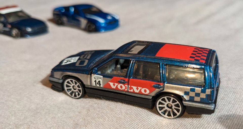 HOT WHEELS Volvo 850, Dodge Charger , Polizeiwagen in Berlin