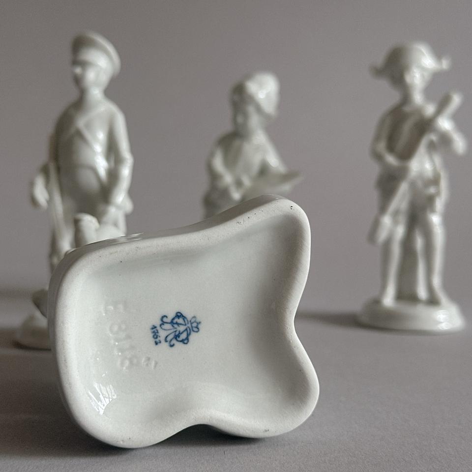 Volkstedt Porzellanfiguren 4er-Set – Klassische Sammlerstück in Backnang