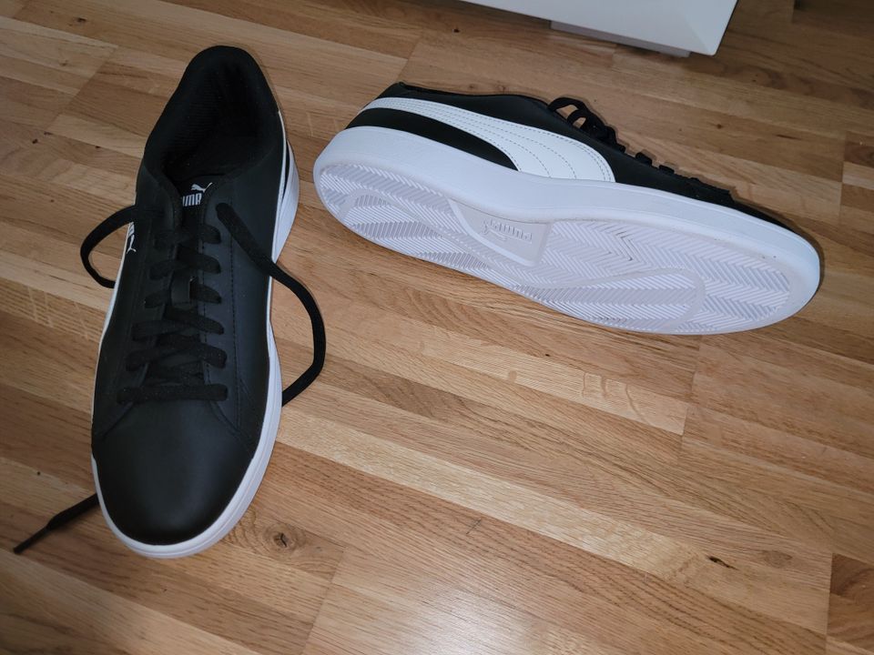 modische Sneaker Schuhe Puma 46 UK11 Neu schwarz weiß in München