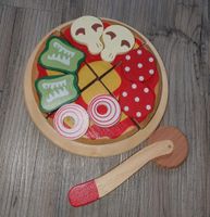 Pizza mit Pizzaroller Holz für Spielküche Kaufladen Küche TOP!! Hessen - Battenberg Vorschau