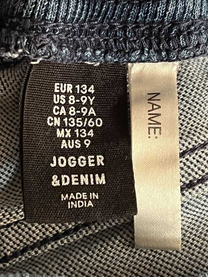 Blaue Jeans, Jogger, Joggjeans von H&M, Gr. 134 in Frankfurt am Main
