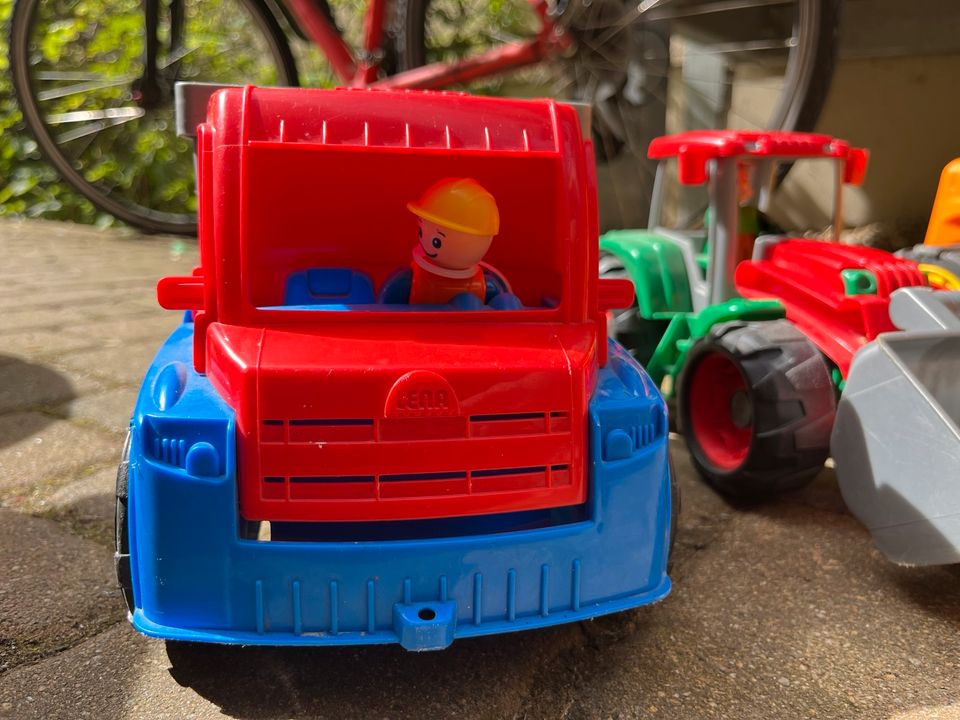 Sandspielzeug Bagger und Kipper in Halle