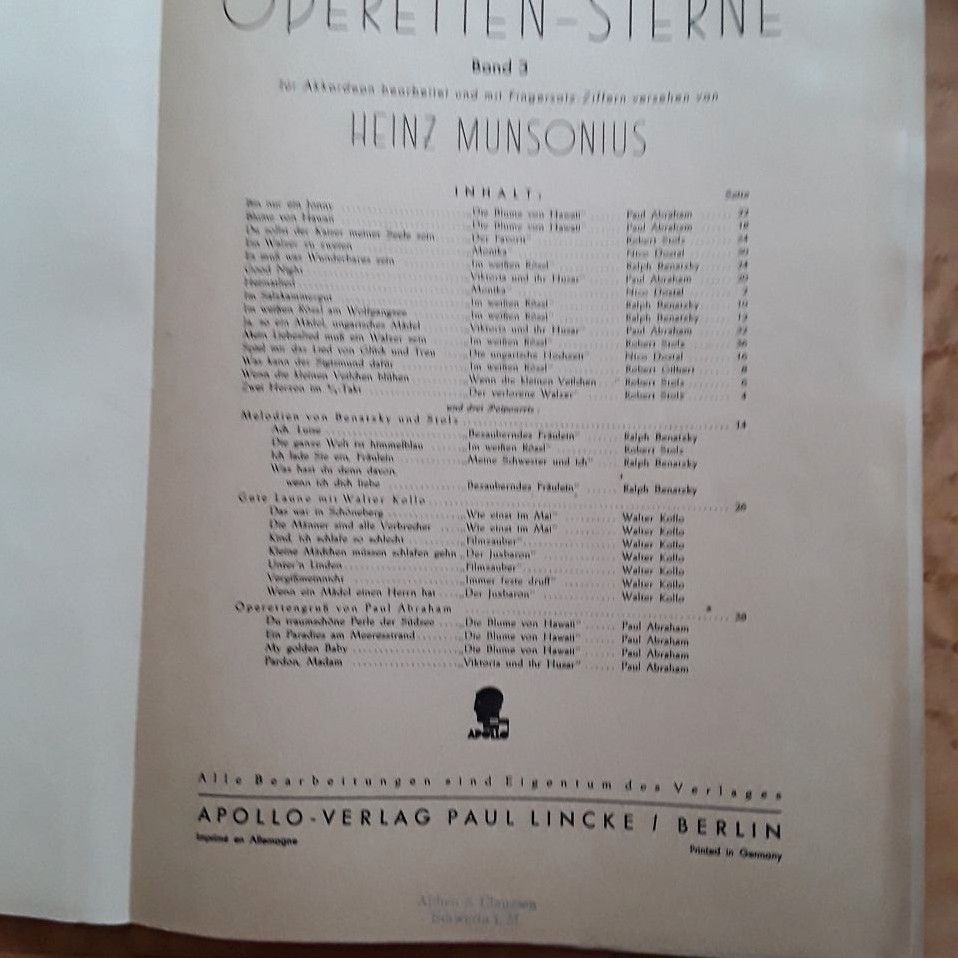 Antik: OPERETTENSTERNE für Akkordeon Band 3 von 1957 in Schwerin