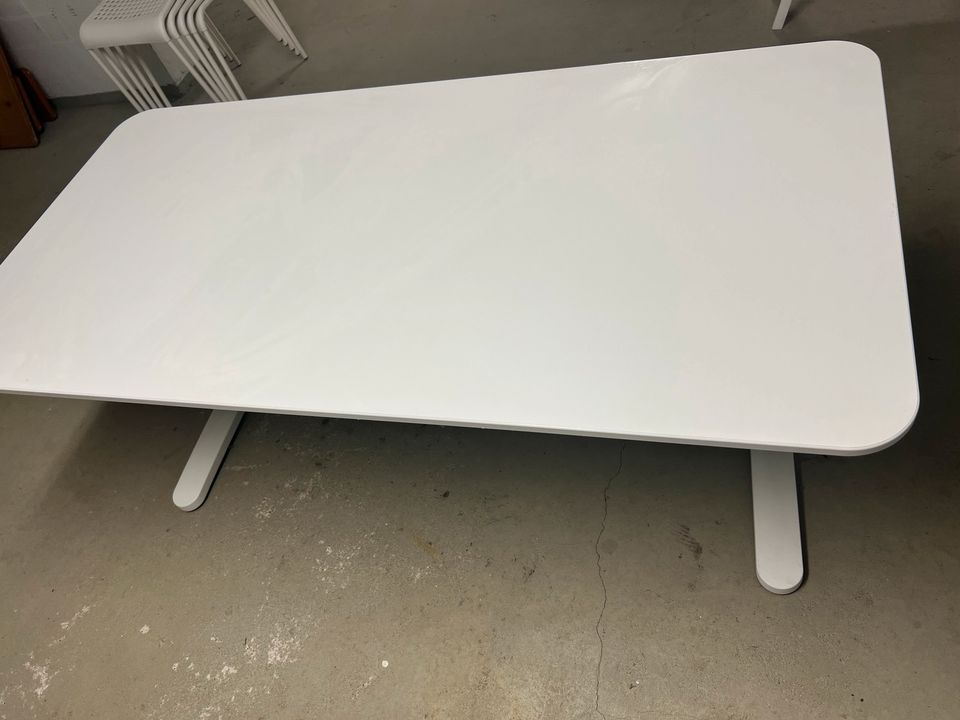 Schreibtisch BEKANT von Ikea in Ebendorf
