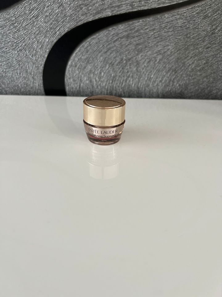 Estée Lauder Revitalizing Supreme 5ml Reisegrösse in Bilsen