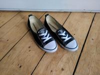 Converse Halbschuhe Ballerinas schwarz weiß Größe 40 Niedersachsen - Braunschweig Vorschau