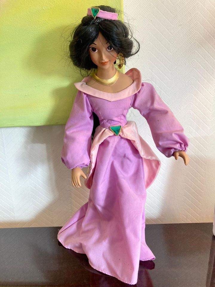 Deko Puppe, Porzellan, Keramik,aus Sammlung,Disney Jasmin Aladdin in Friedeburg