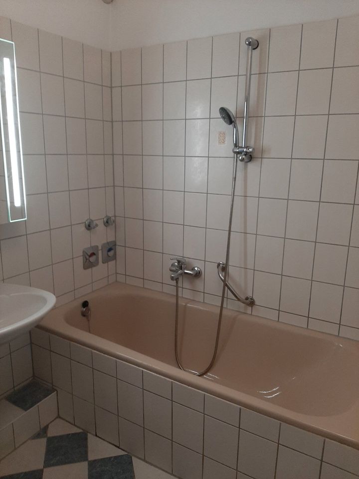 Prov.frei! Kleines helles Apartment mit Terrasse u. Wintergarten! in Hannover