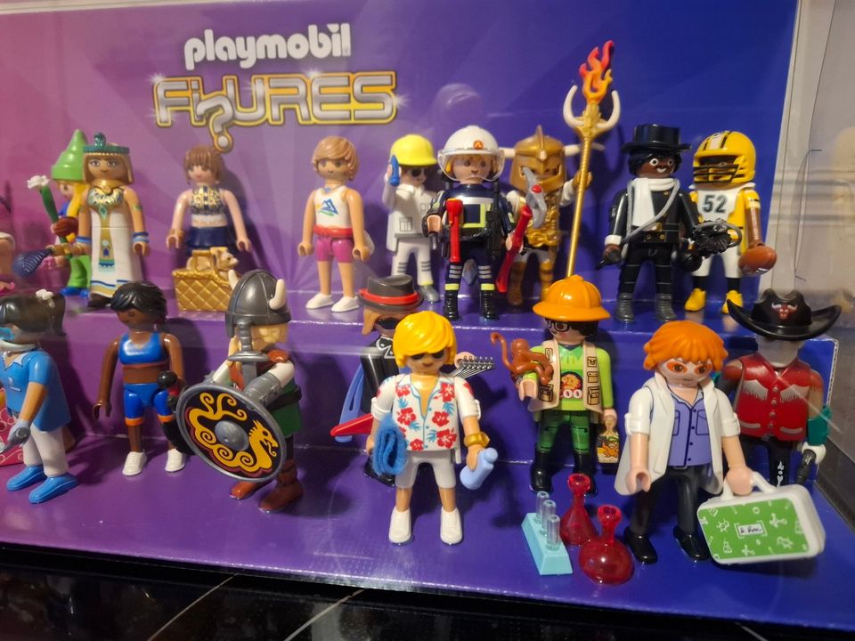 Playmobil Figures Display. Schaukasten mit 24 Figuren. NEU! in Meckenheim