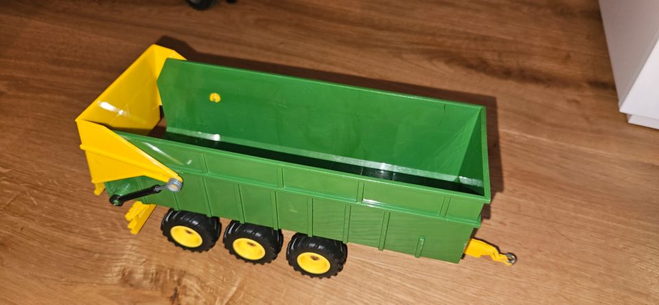 Siku Farmer John Deere Muldenkipper 1:32 Ertl Anhänger Kipper in Hauzenberg