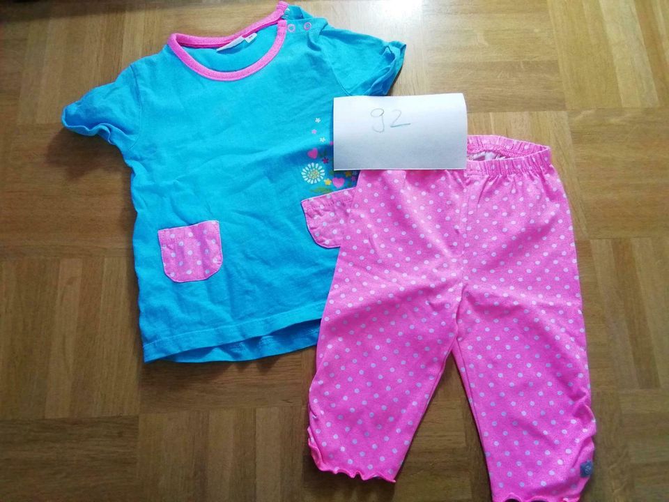 0,50€ kurze und lange Hosen Pullover Kleid Leggins 92 in Nürnberg (Mittelfr)