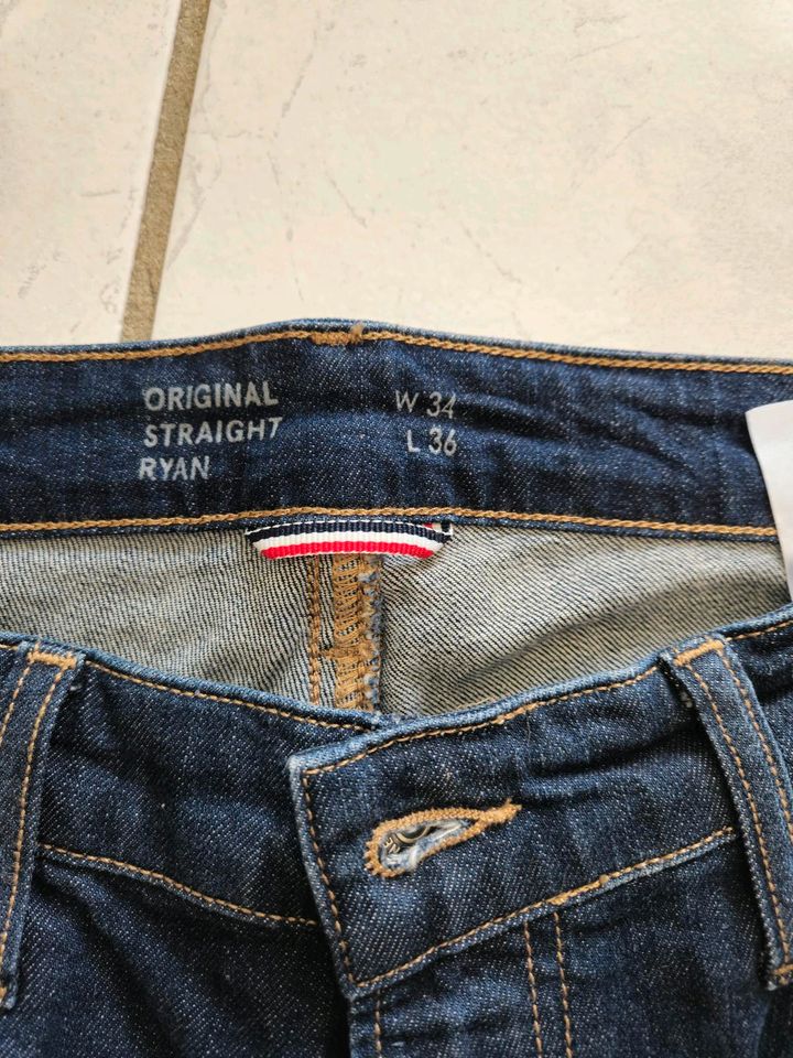 Herren Jeans von Tommy Jeans 34/36 in Brekendorf