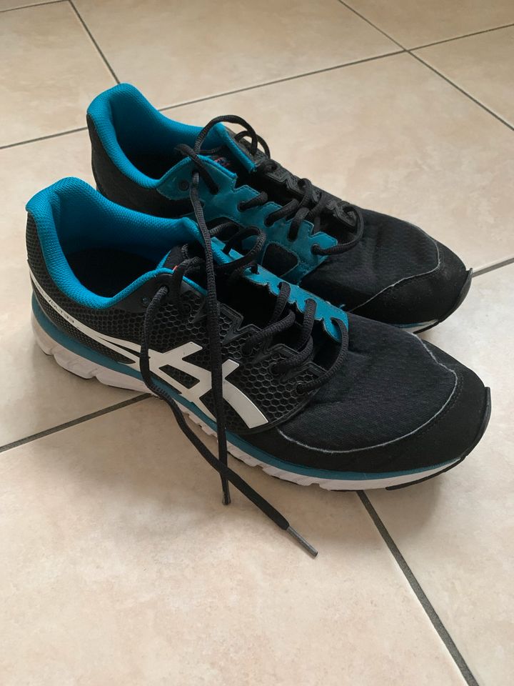 Schuhe Herren Asics Gr 44 in Geisenfeld