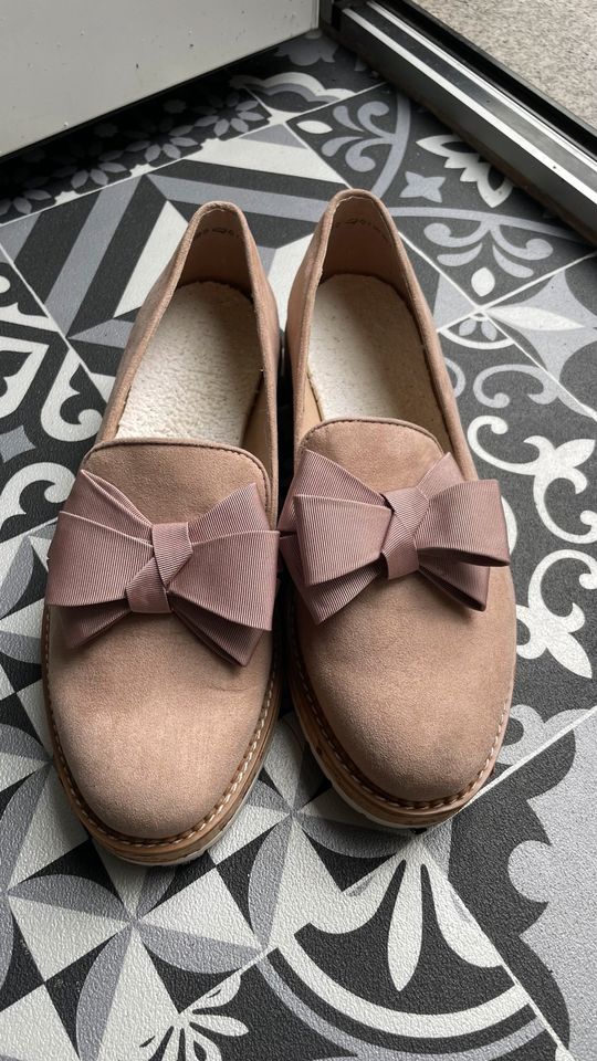 Ballerina / Loafer rosa mit Schleife Größe 38 in Backnang