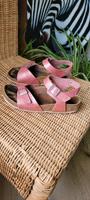 Birkenstock Sandalen / Sommerschuhe Gr. 35 rosa/glitzer Schleswig-Holstein - Sülfeld Vorschau