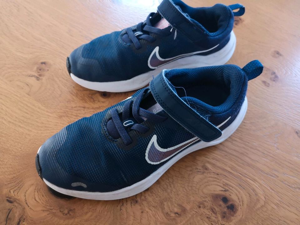 Nike Schuh in Gr. 32 in Bernau