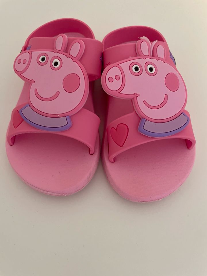 Peppa Wutz Sandalen Badeschuhe 26/27 in Maintal