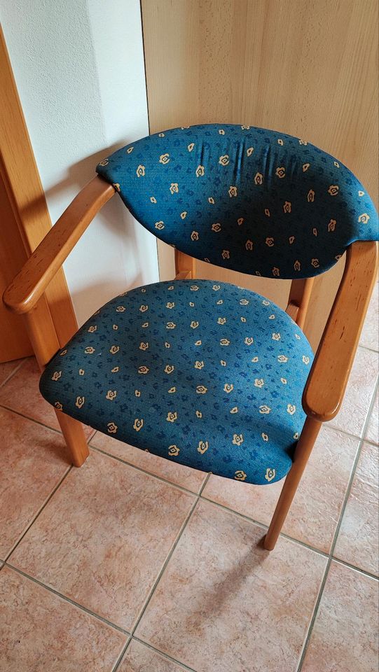 Stuhl/ Sessel Esszimmer Stuhl gepolstert und massiv in Ochsenhausen