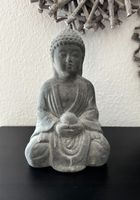Buddha sitzend mit Kugel in den Händen Niedersachsen - Cloppenburg Vorschau