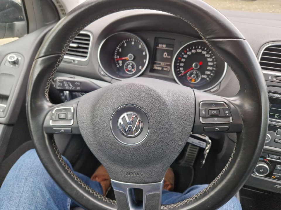 Volkswagen Golf 1.2 TSI *Klima*Sitzheizung*Tempomat* in Wilhelmshaven