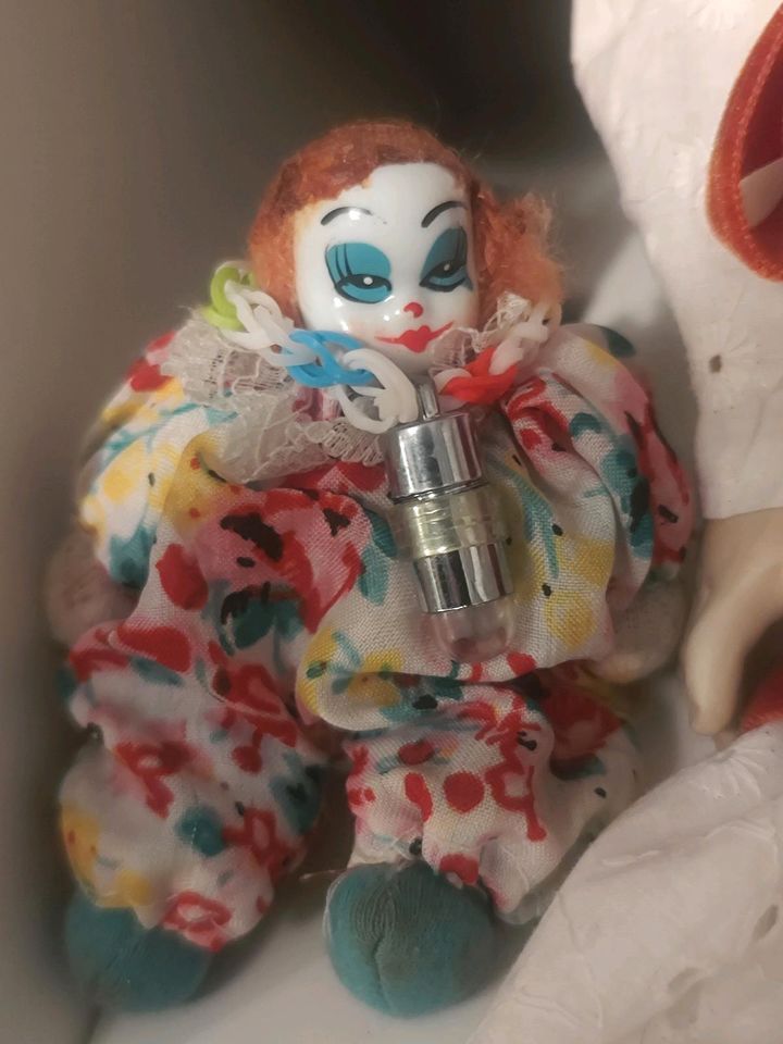 Haunted doll bounty in Köln