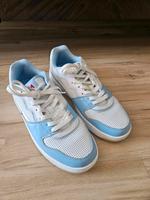 KARL KANI Schuhe hellblau Gr. 44 sehr guter Zustand Hessen - Grünberg Vorschau