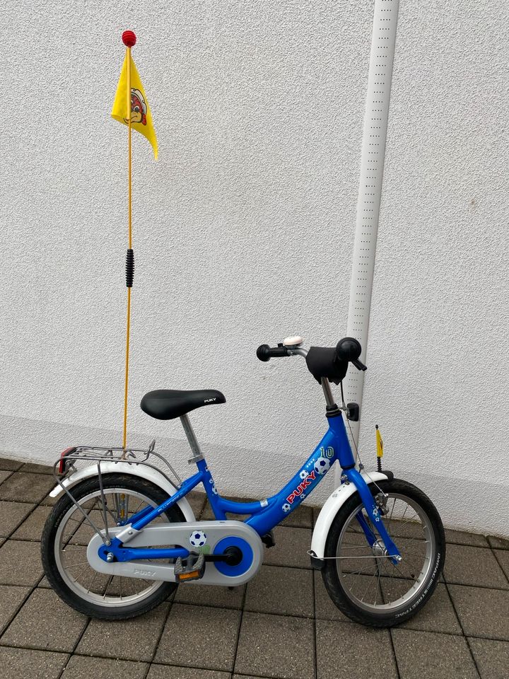 Puky 16 Zoll Kinderfahrrad in blau mit Fußballdekor in Duisburg