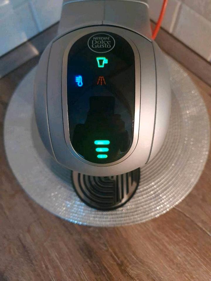 Krups Dolce Gusto Genio S Touch, fast neu, Kapselmaschine, in Pingelshagen
