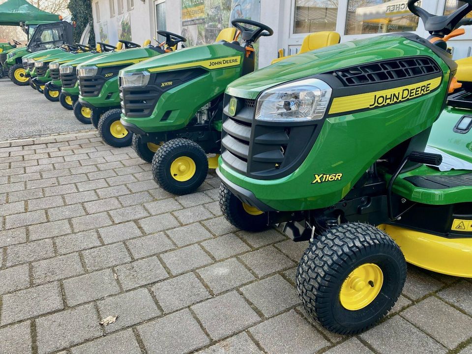 John Deere Rasentraktor X350R 2022 Vorführer Aufsitzmäher Mulcher in Dorfen