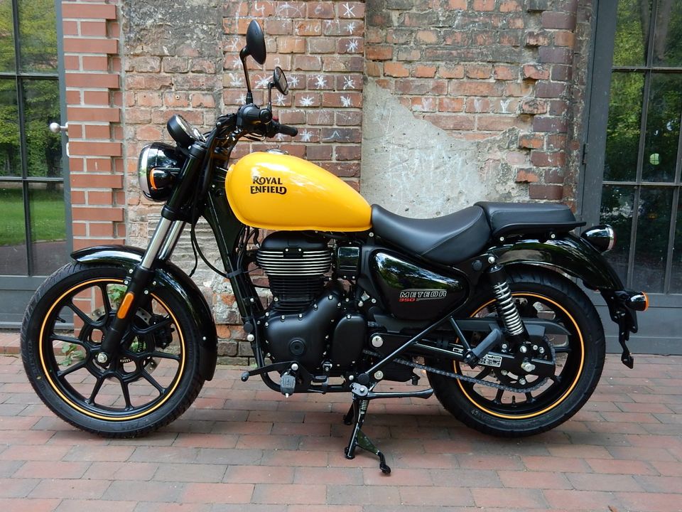 Royal Enfield Meteor Fireball gelb in Berlin