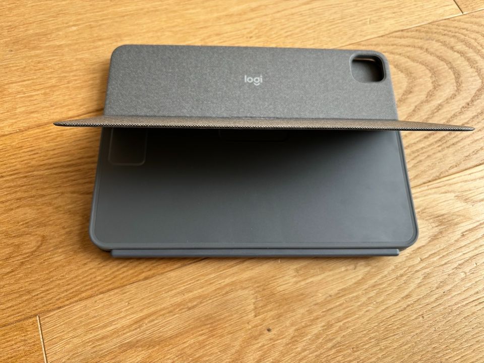 iPad Pro 11 Zoll Hülle Case mit Tastatur in Grevenbroich
