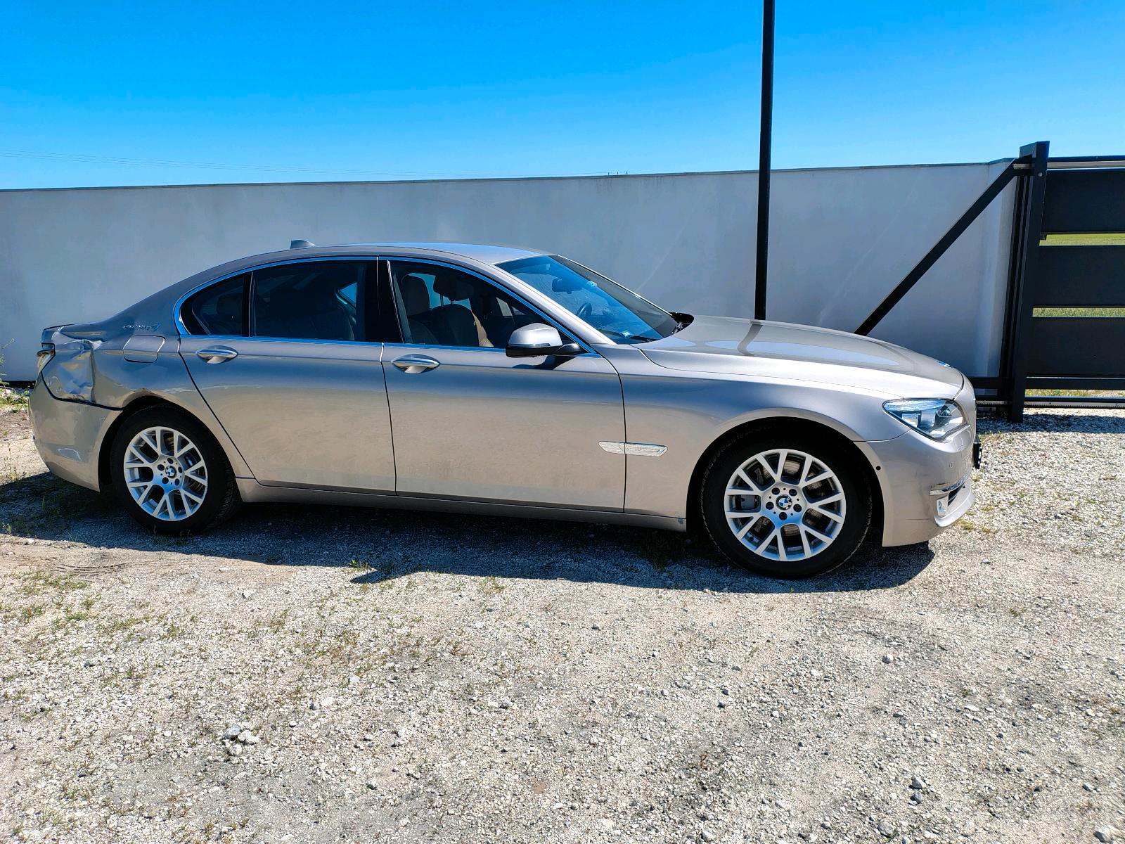 Abbildung des Autos BMW f01 LCI Activ hybryd…