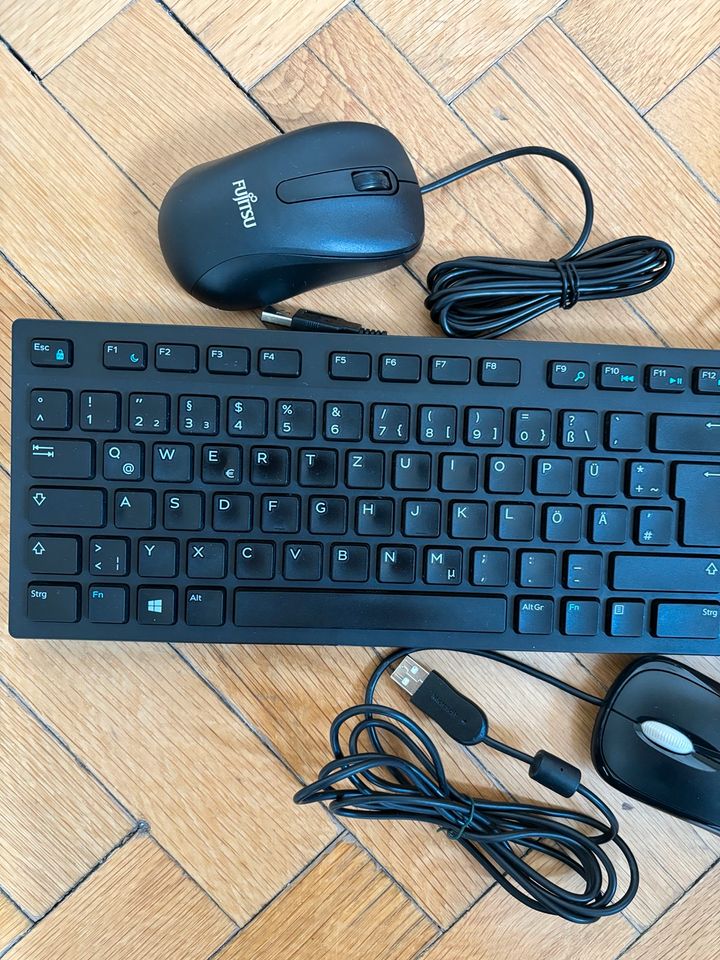 PC-Tastatur von DELL mit 2 Mouses in schwarz in Stuttgart