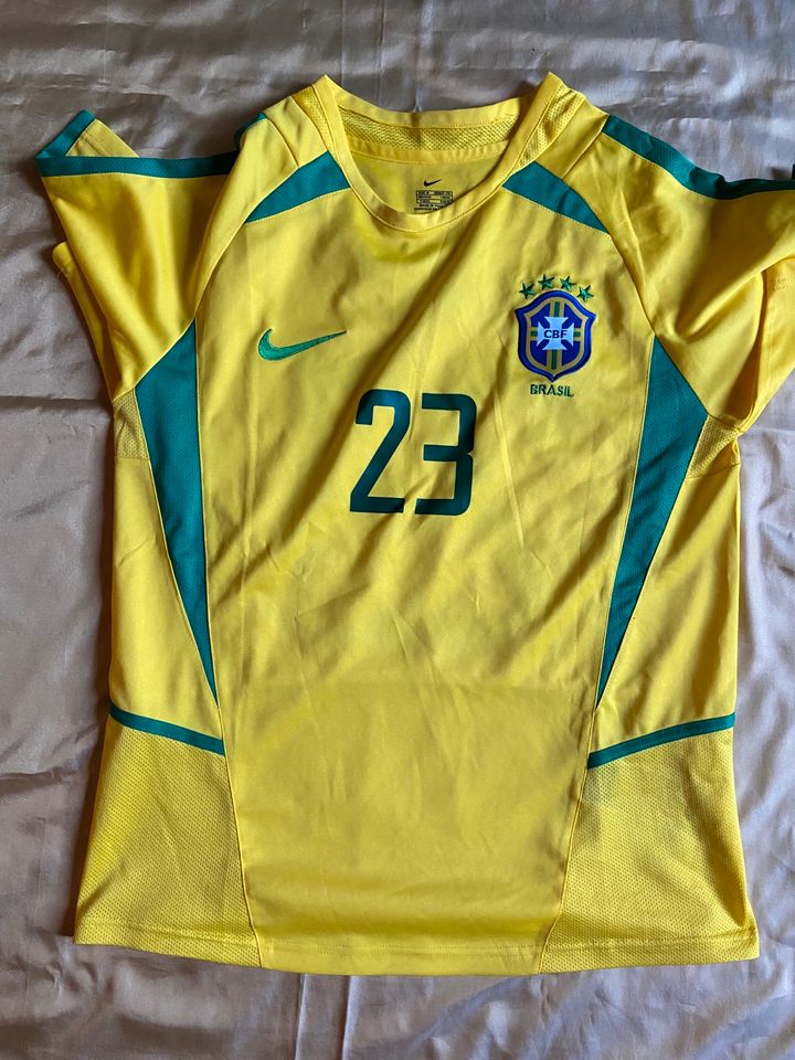 Brasilien Retro KAKA Trikot in Schollene