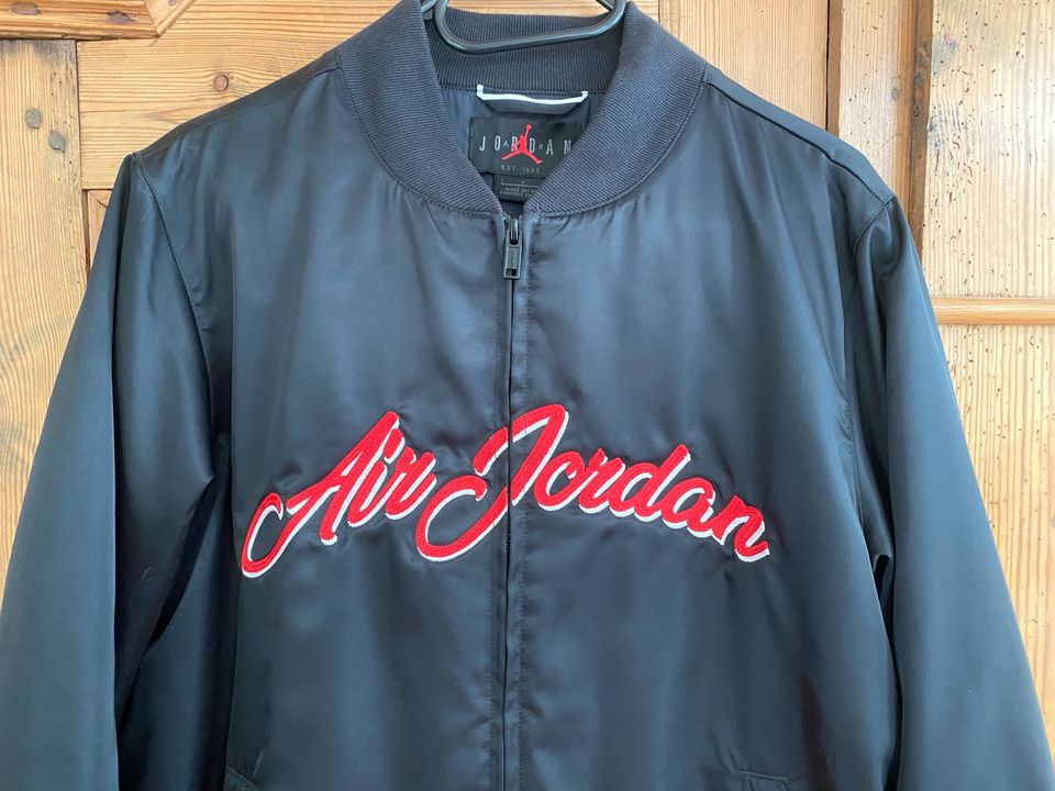 Nike Air Jordan Jacke Gr. M in Berlin